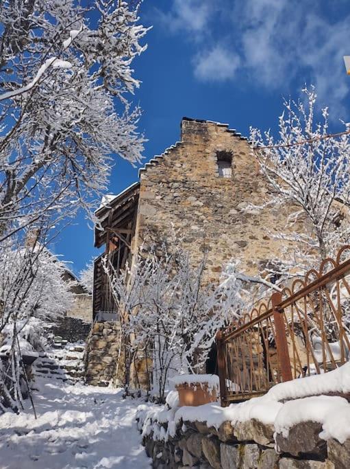 Chambre Ou Gite Dans Une Maison De Montagne - De Suzon A Zelie Entraigues  Exteriör bild