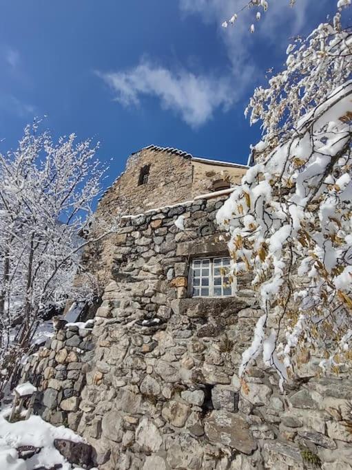 Chambre Ou Gite Dans Une Maison De Montagne - De Suzon A Zelie Entraigues  Exteriör bild